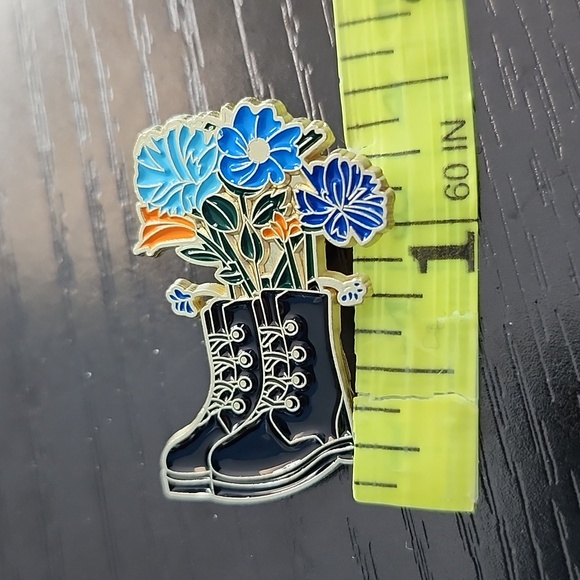 Boots with Wildflowers Pin - Picture 4 of 4